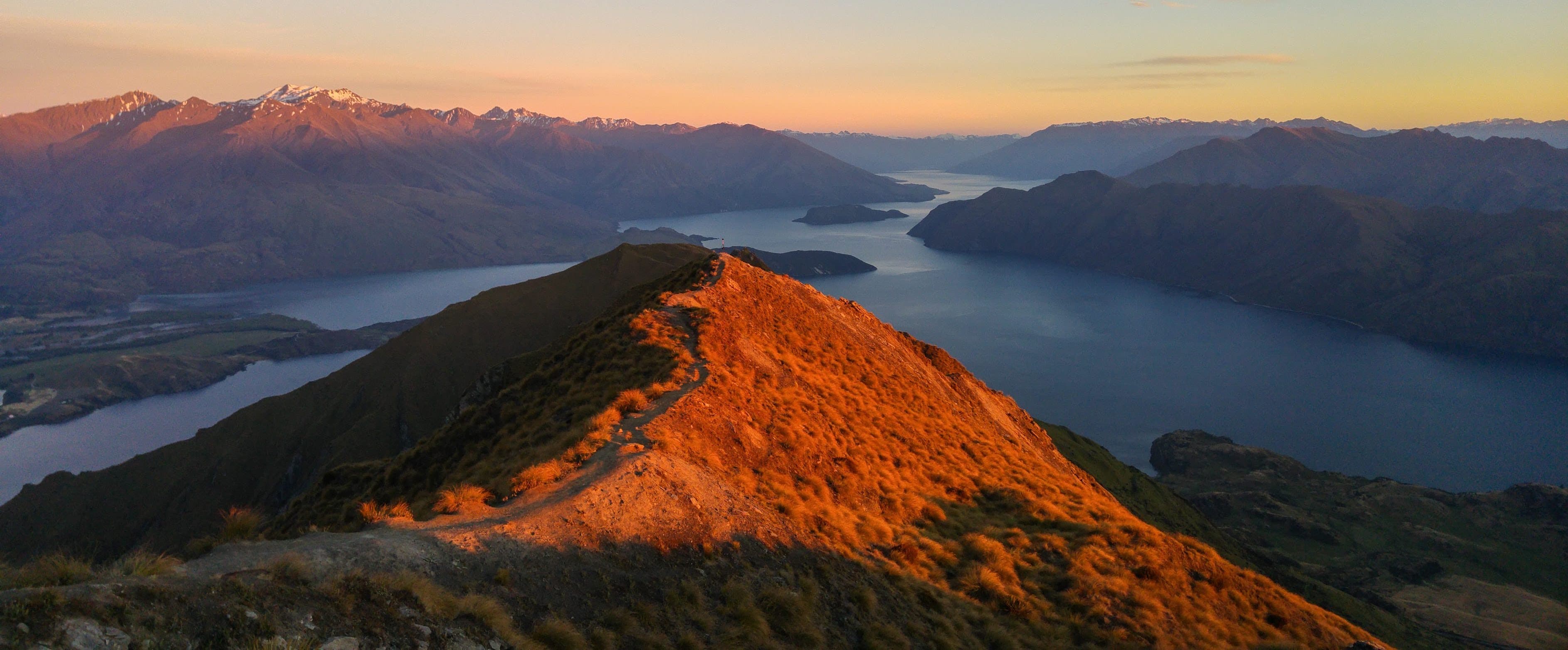 background image mountains